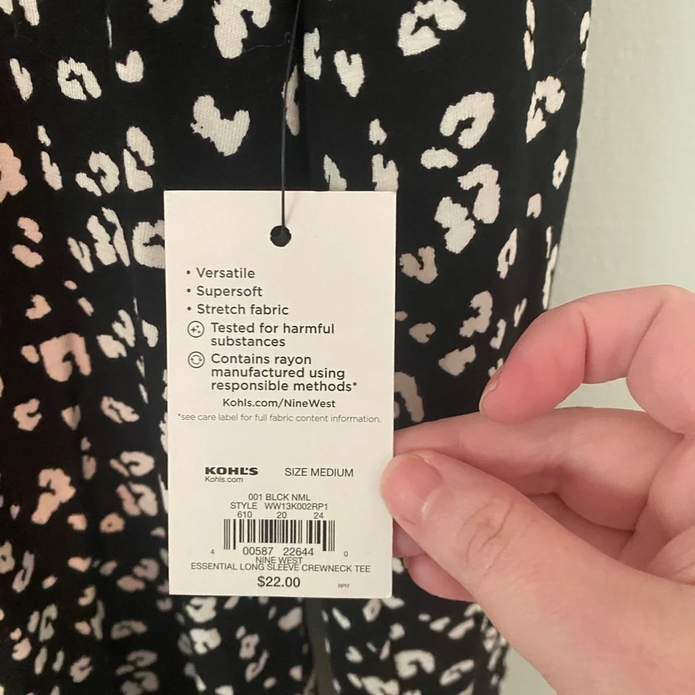 NWT Nine West black leopard print top